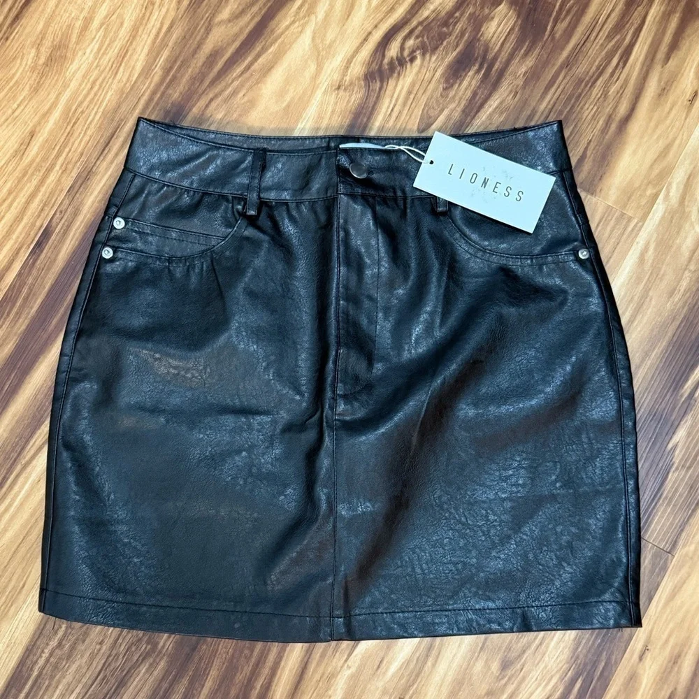 New Lioness Mini Skirt - Picture 2 of 6